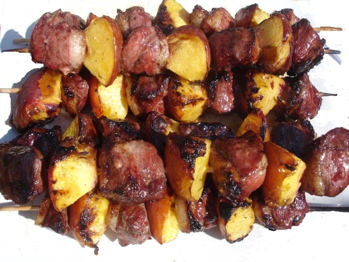 Brochettes de canard miel&pêches