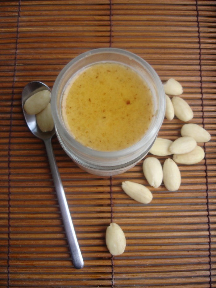 Yaourt au sirop d'érable et aux amandes caramélisées