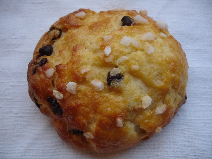 Briochette aux pépites de chocolat et aux sucres