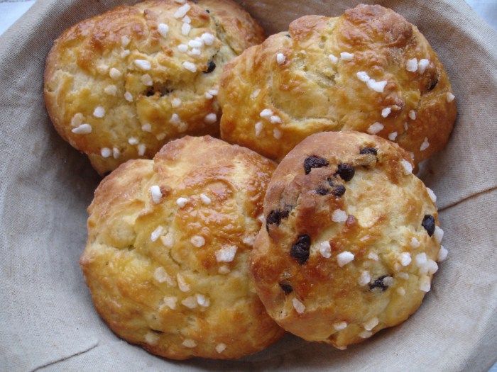 Briochettes aux pépites de chocolat et aux sucres