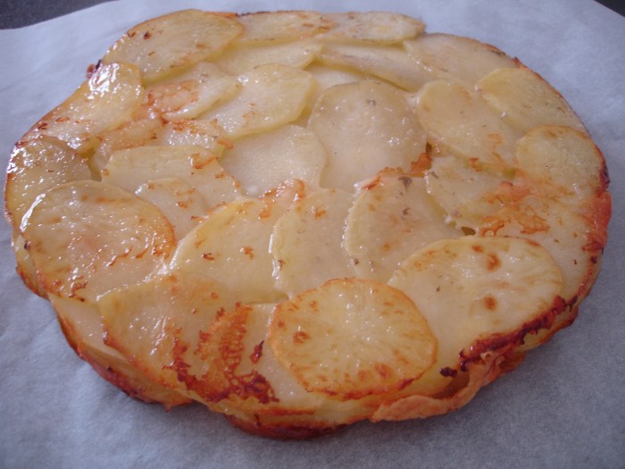 Gâteau de pommes-de-terre au fromage de brebis