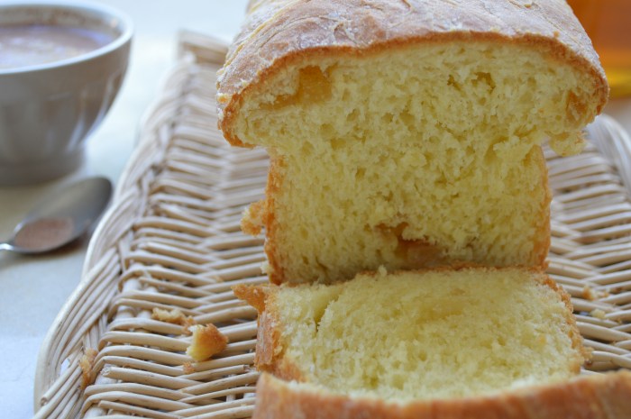 Brioche au mascarpone, huile d'olive & écorces d'oranges confites