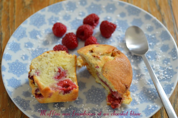 Muffins aux framboises et au chocolat blanc
