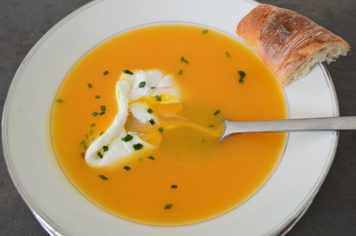 Velouté de courge muscade et œuf poché