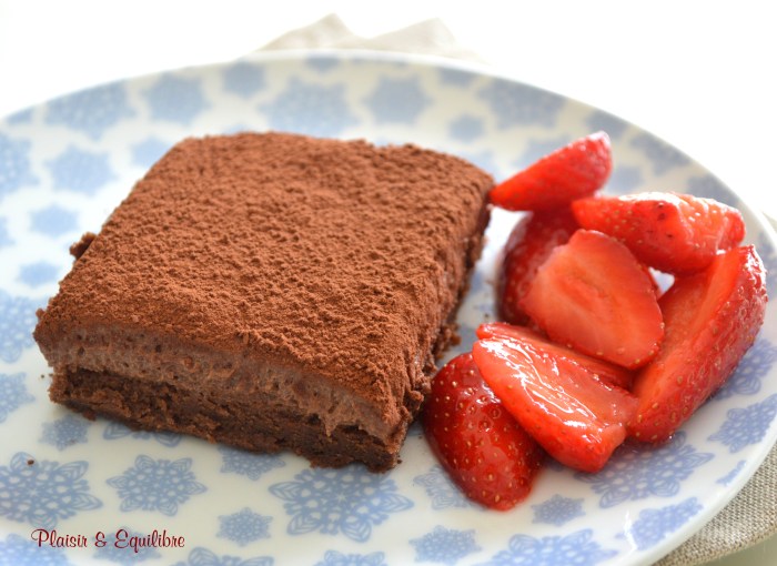 Gâteau mousse au chocolat crue et cuite