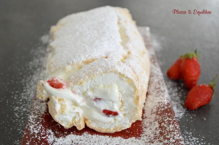 Pavlova roll aux fraises