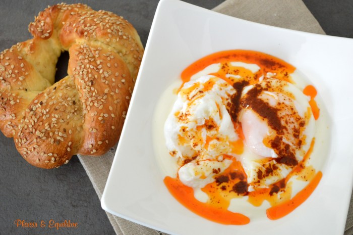 Cilbir, œufs pochés au yaourt