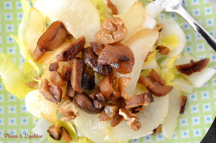 Salade d'endives aux poires, châtaignes et noix