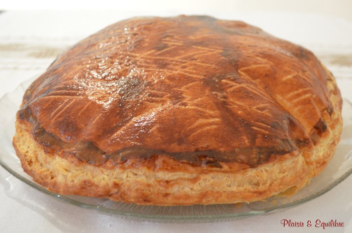 Galette des rois pistache et cerises amarena